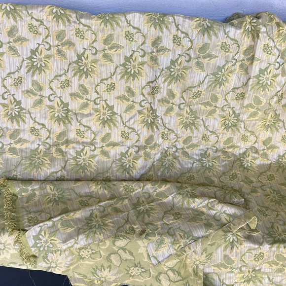Gorgeous Silk Floral Brocade Yellow & Green Fabric - Picture 2 of 9
